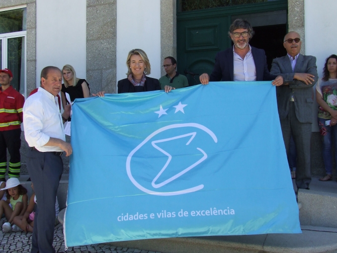 Cidade de Oliveira de Hospital e vila de Avô recebem galardão  Bandeira “Cidade ou Vila de Excelência”
