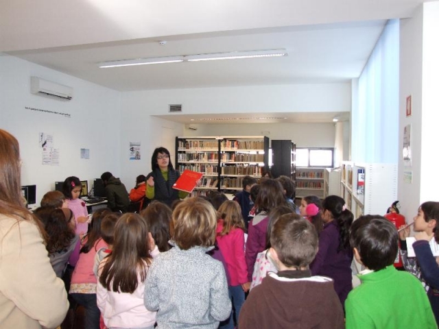 Alunos do 1.º ciclo participaram numa visita guiada à Biblioteca Municipal de Oliveira do Hospital