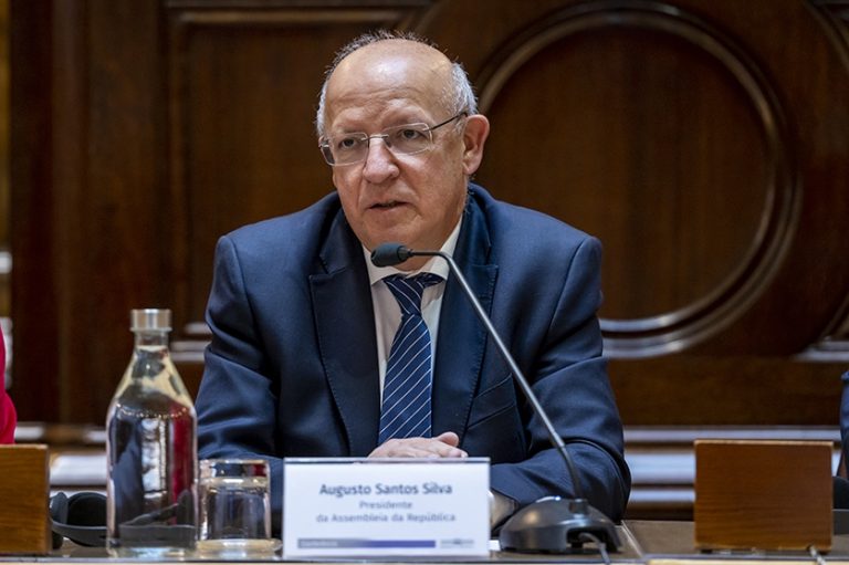 16822367322e1baa95f96880889cf876