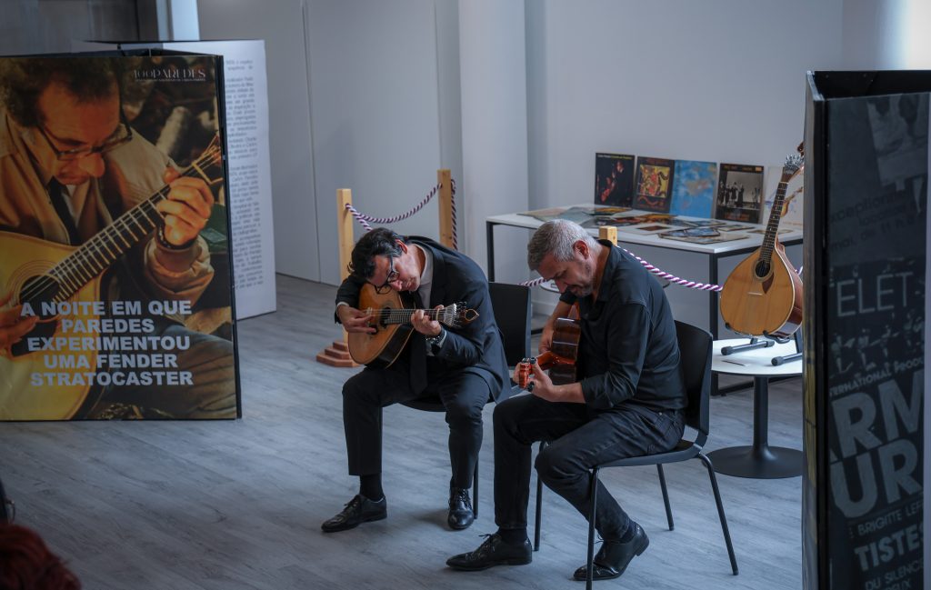 Espetáculo comunitário celebra Carlos Paredes em Oliveira do Hospital