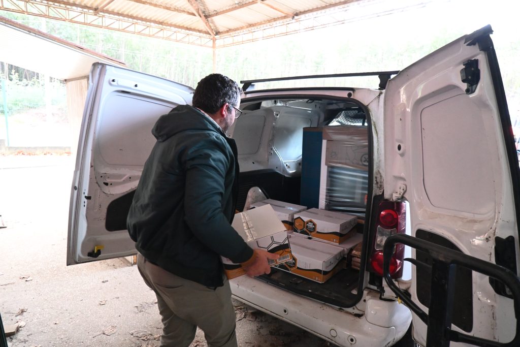 Município apoia apicultores com cinco toneladas de alimento para abelhas