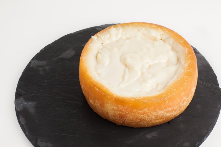 Festa do Queijo Serra da Estrela de Oliveira do Hospital aposta em “Torta del Casar” como queijo convidado