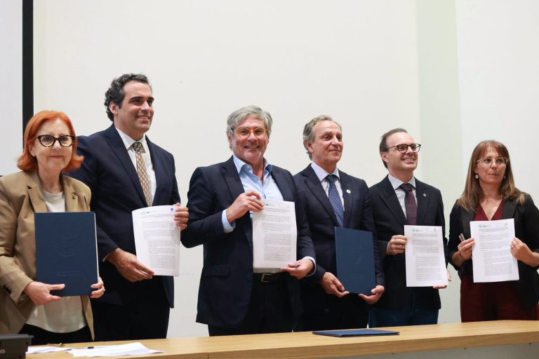 Presidente da Câmara formaliza acordo com a APA para requalificação do Rio Cobral